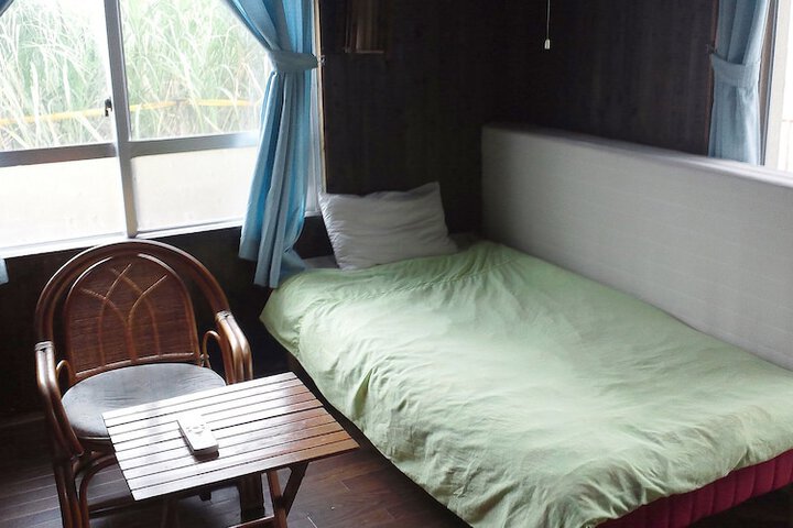 Room 2 of 39