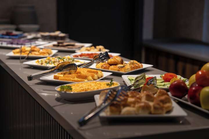 Dining 42 of 49