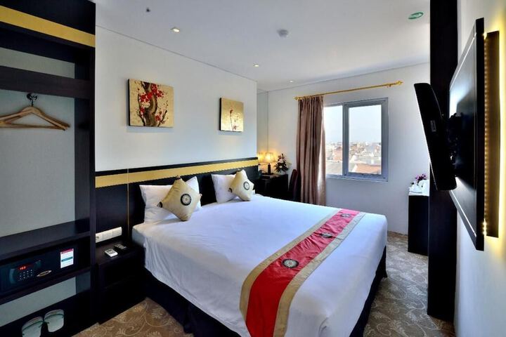 Room 10 of 39