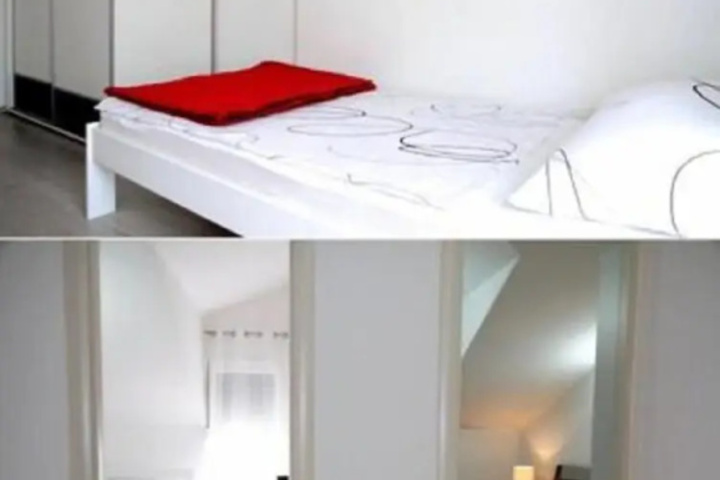 Room 4 of 8