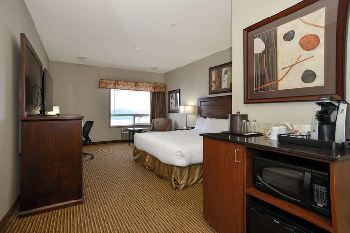 Room 4 of 42