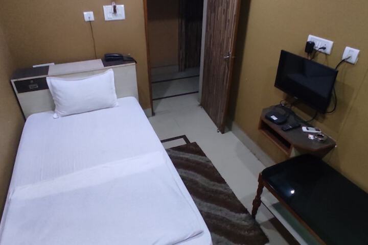 Room 27 of 45
