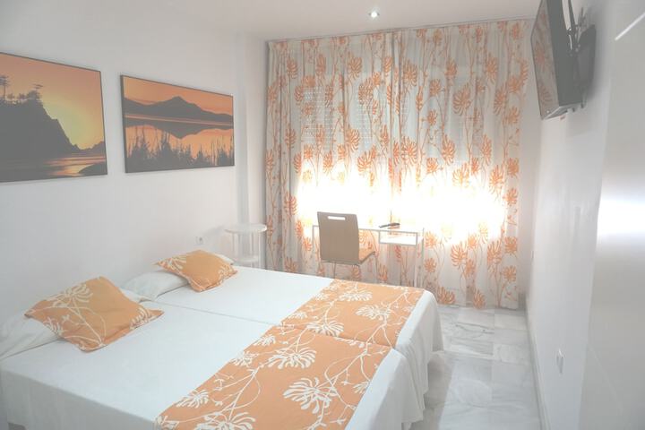 Room 3 of 39