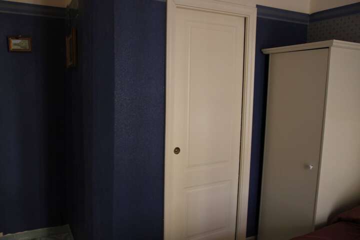 Room 15 of 28