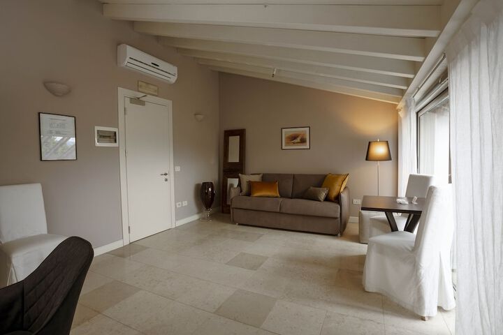 Room 26 of 67