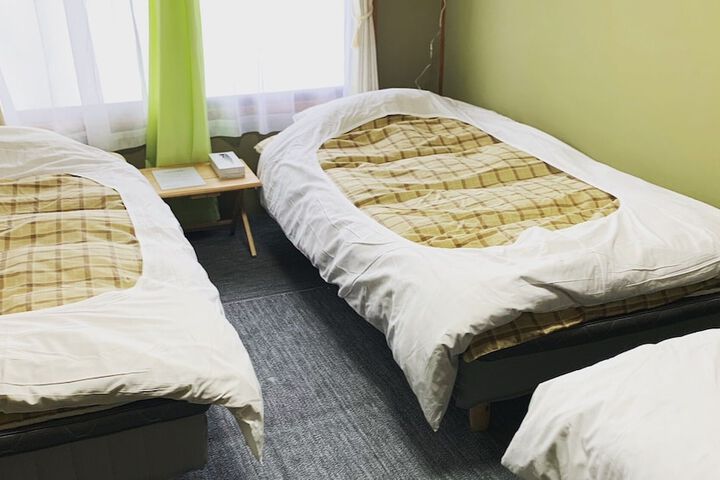 Room 8 of 75