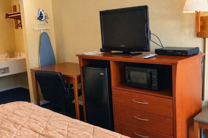 Room 8 of 50