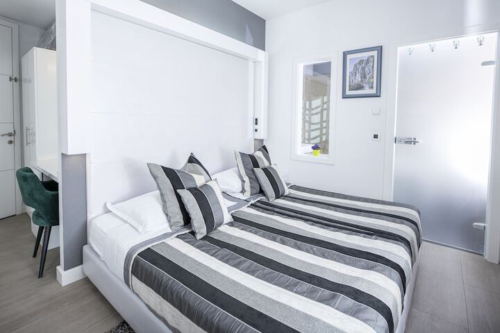 Room 8 of 60