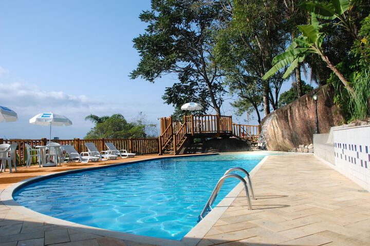 Pool 105 of 132