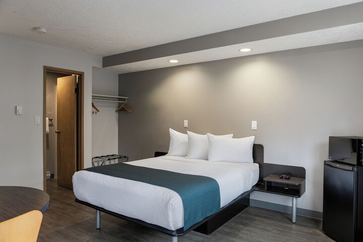 Room 15 of 51
