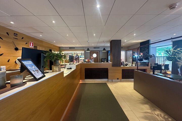 Hotel Lobby