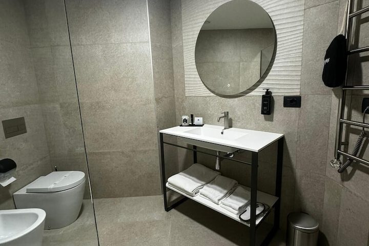 Room 52 of 133