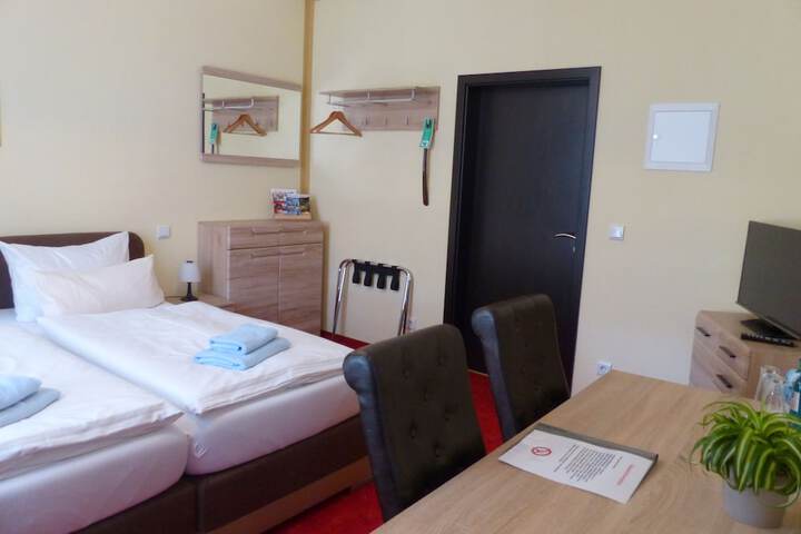 Room 5 of 47