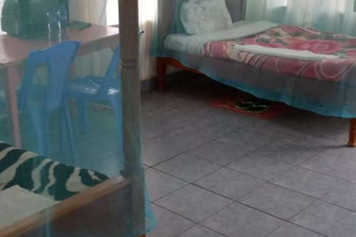 Room 6 of 13