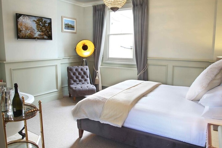 Room 4 of 26