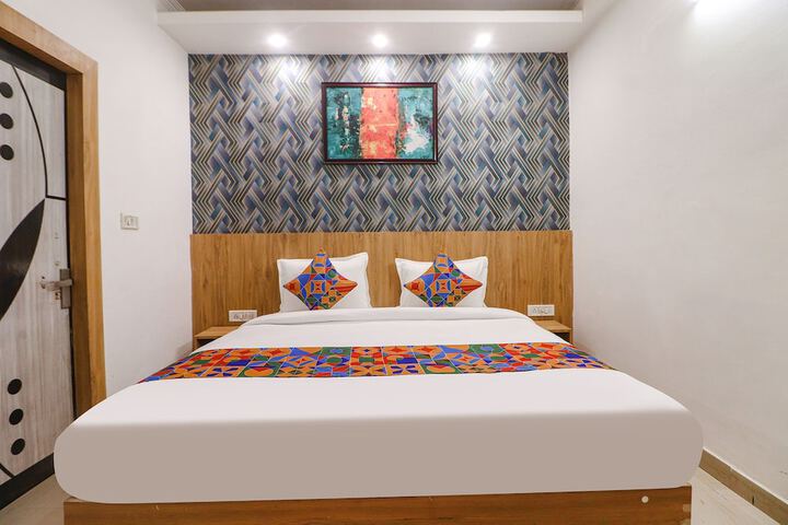 Room 15 of 29