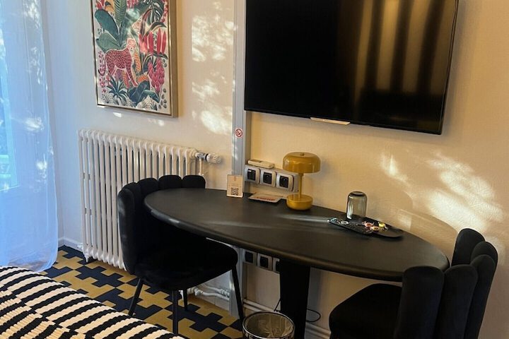 Room 6 of 22