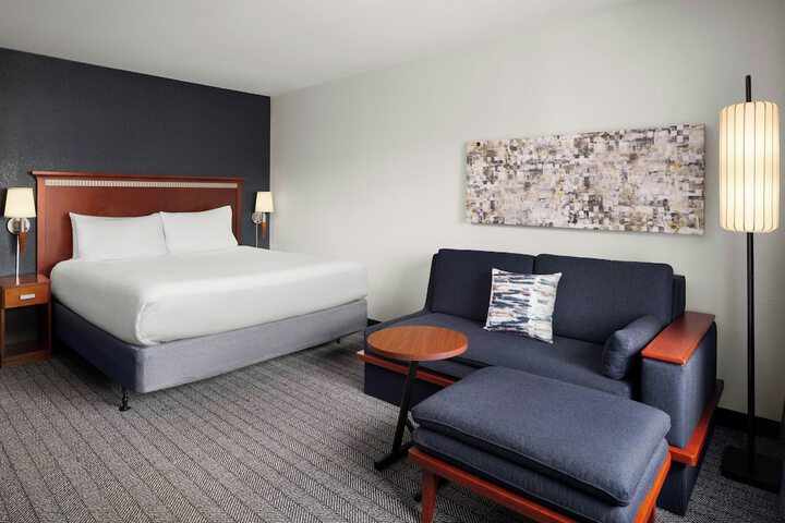 Room 12 of 30
