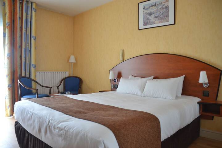 Room 6 of 19