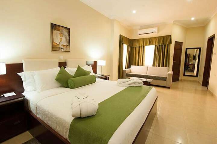 Room 6 of 28