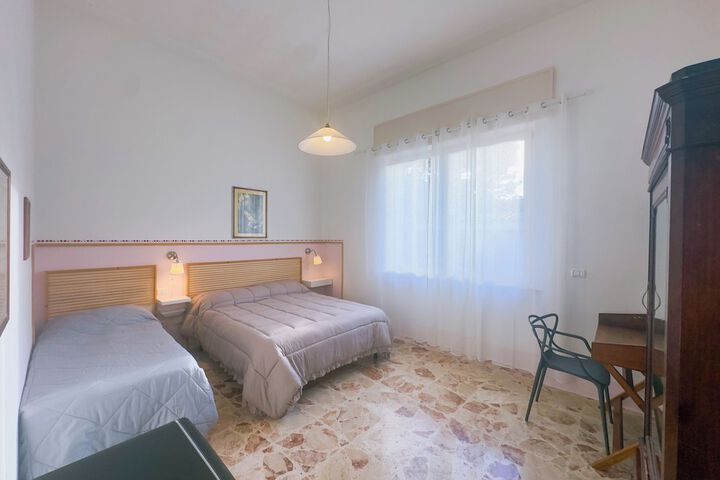 Room 6 of 29