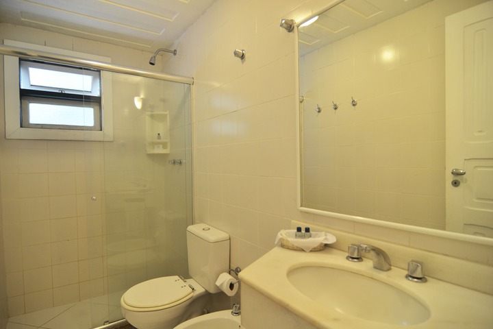 Room 5 of 6