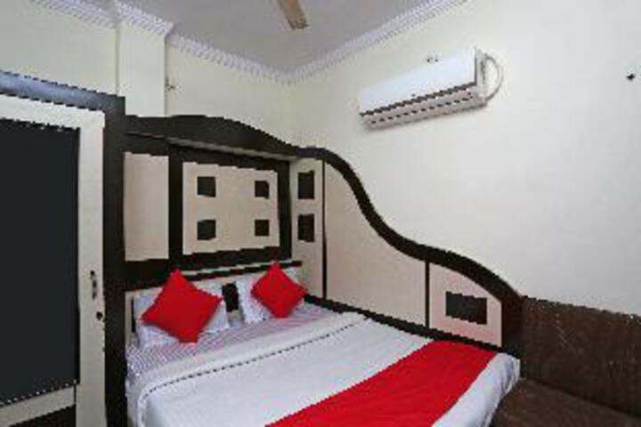 Room 1 of 1
