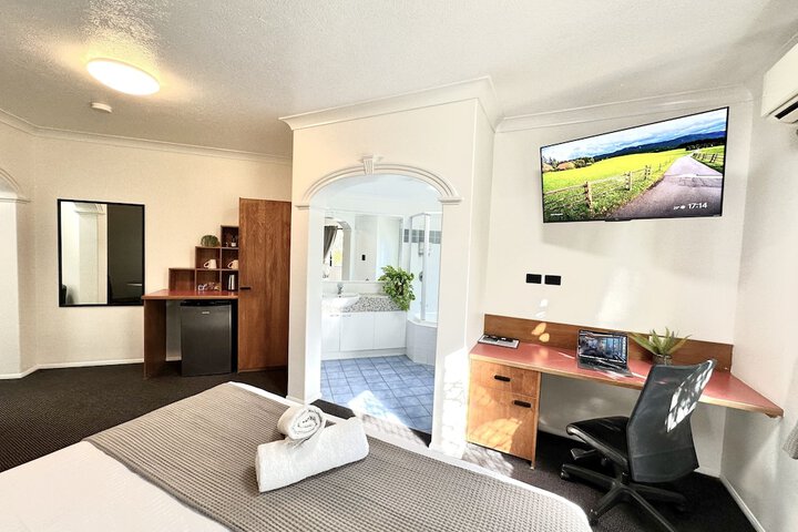 Room 34 of 69