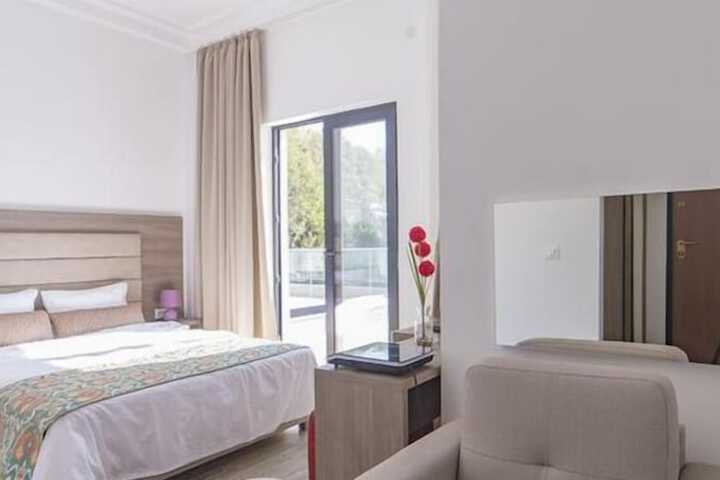 Room 27 of 34