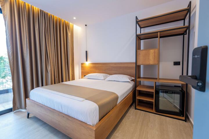 Room 32 of 74