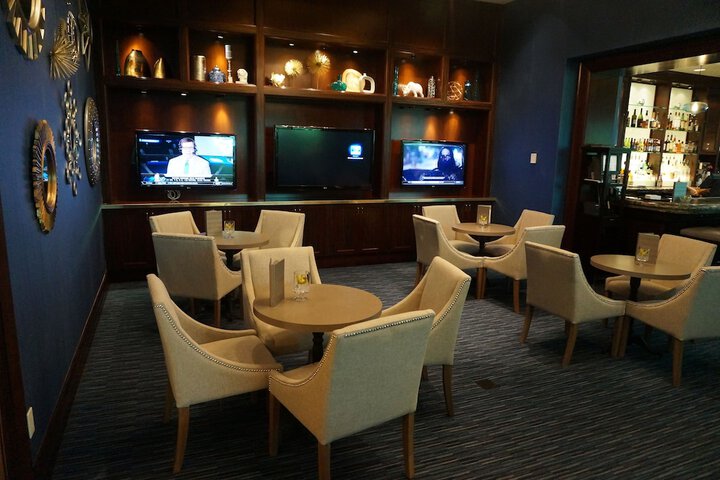 Lounge 54 of 72