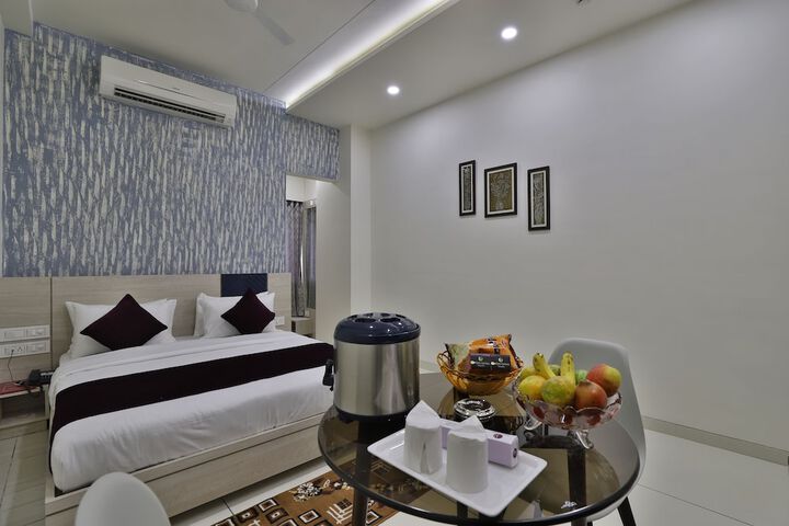 Room 9 of 20