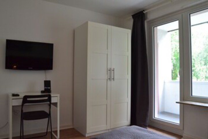 Room 123 of 177
