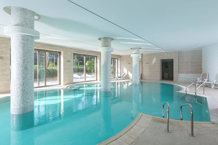 Pool 40 of 140