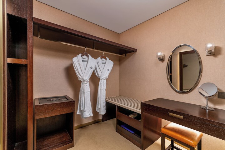 Room 35 of 49