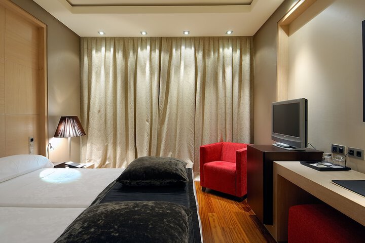 Room 8 of 39