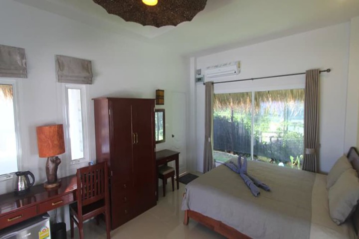 Room 3 of 78