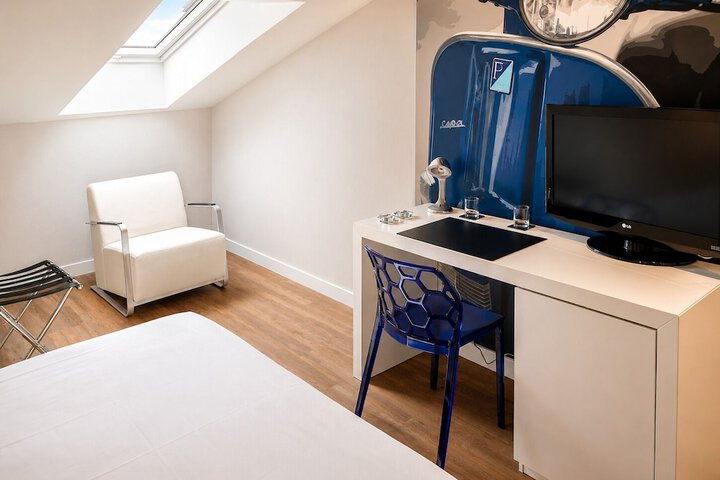 Room 44 of 133