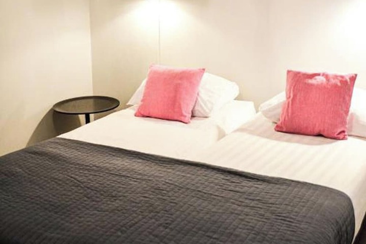 Room 32 of 52