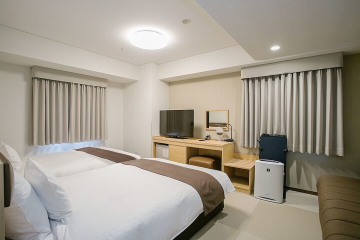Room 4 of 64