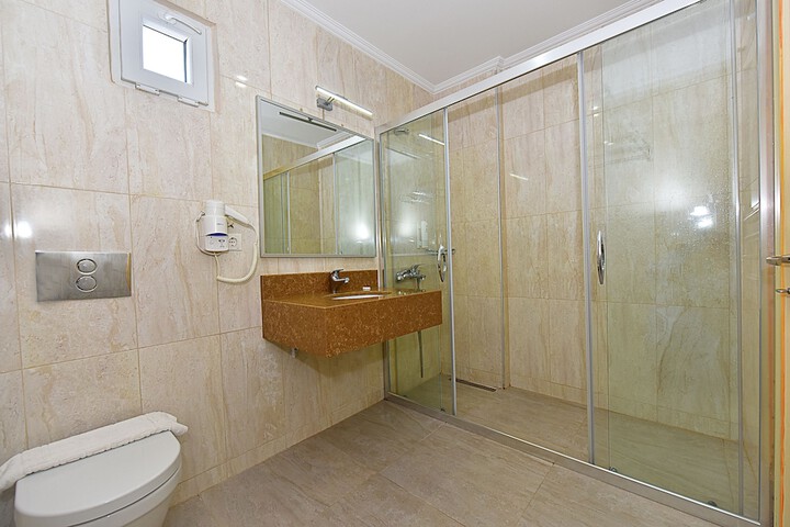 Room 15 of 44