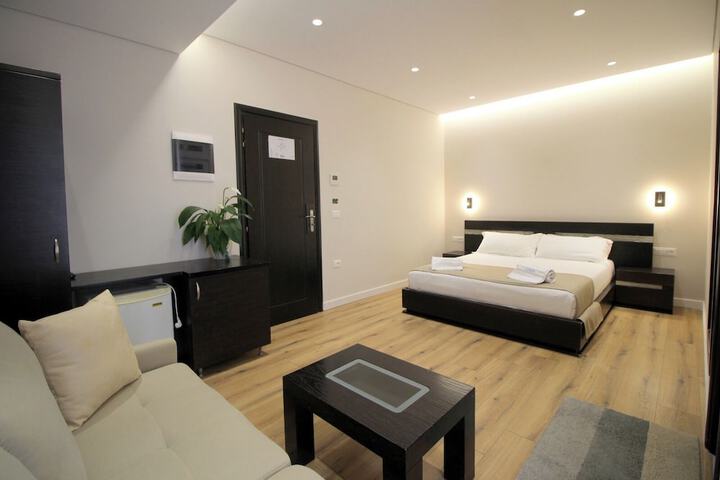 Room 18 of 49