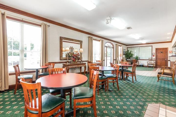 Breakfast area