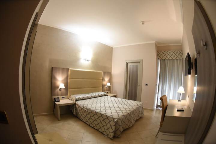 Room 13 of 188