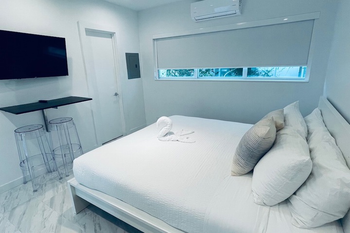 Room 15 of 174