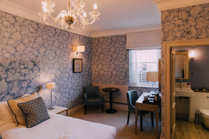 Room 42 of 105