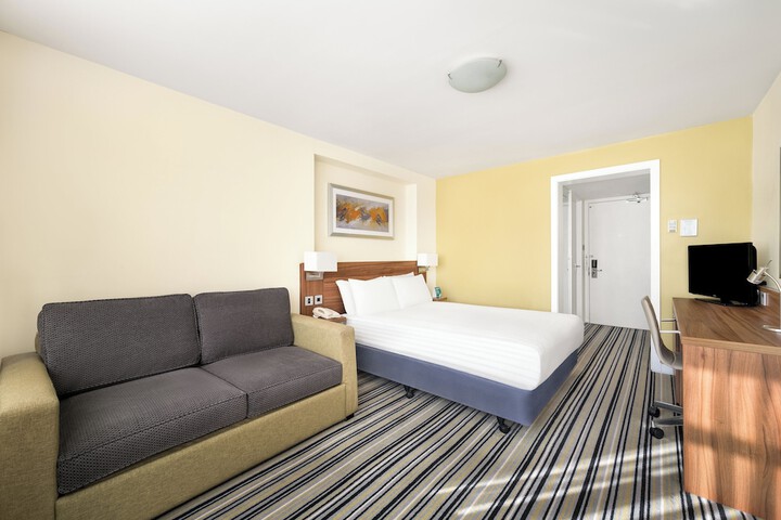 Room 25 of 87