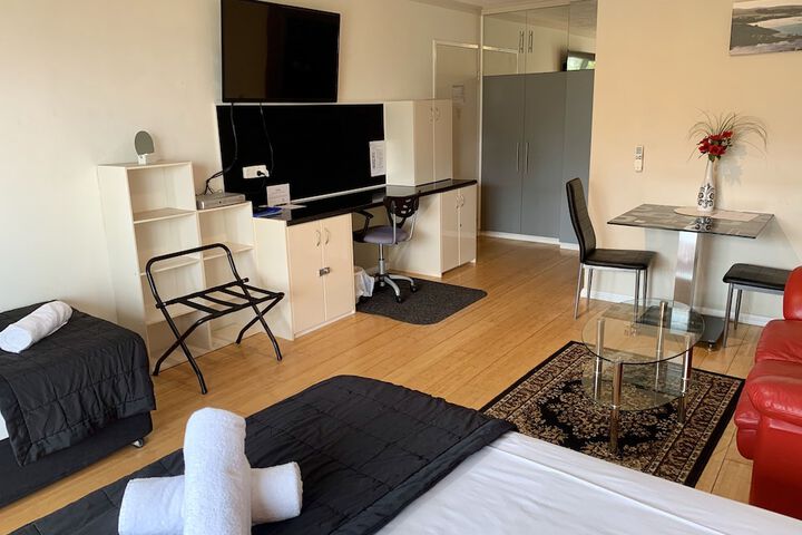 Room 83 of 136