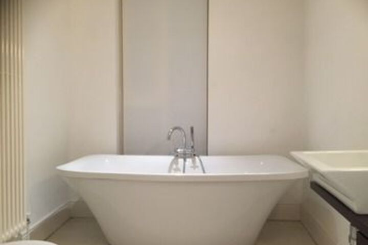 Room 4 of 11