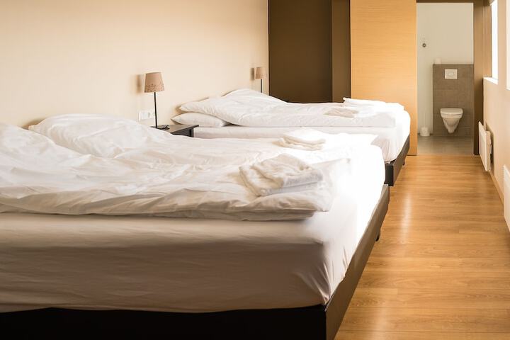 Room 10 of 72